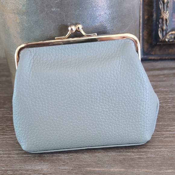 Dooney & Bourke Gray/Taupe Frame Kisslock Wallet - Picture 8 of 9